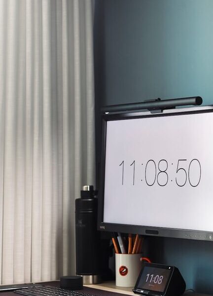 Tips for Organizing Your Workspace to Boost Productivity and Creativity