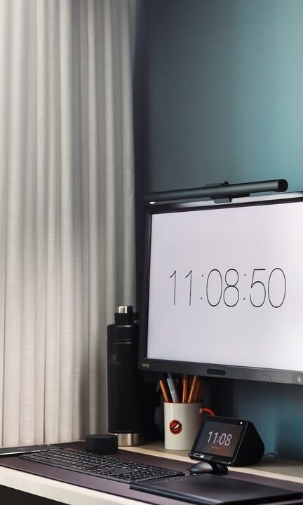 Tips for Organizing Your Workspace to Boost Productivity and Creativity