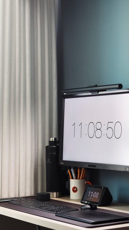 Tips for Organizing Your Workspace to Boost Productivity and Creativity